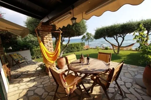 Menigos AA1G no52 Beachfront 3bdr Villa - Öne Çıkan Resim