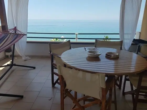 MenigosType A2R no91 Seaview 2 Bedroom - Yerinde Yemek