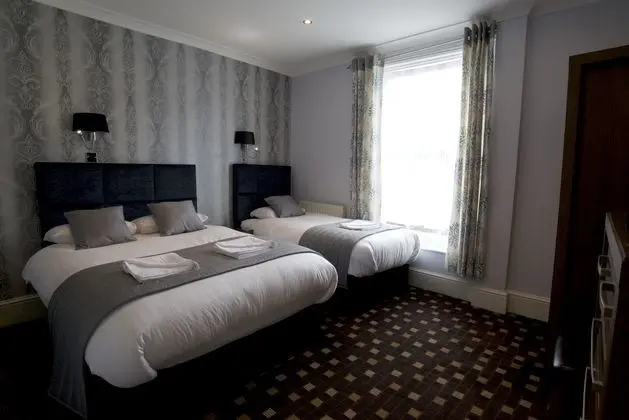 Mentone Hotel