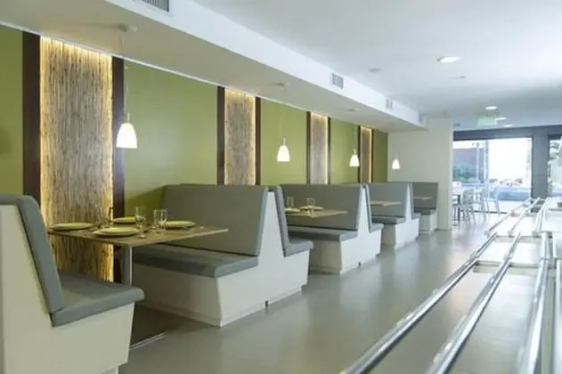 Mercosur Universitas Apart Hotel - Yerinde Yemek