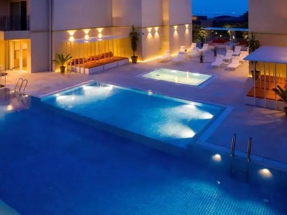 Mercure Ambassador Jeju - Havuz