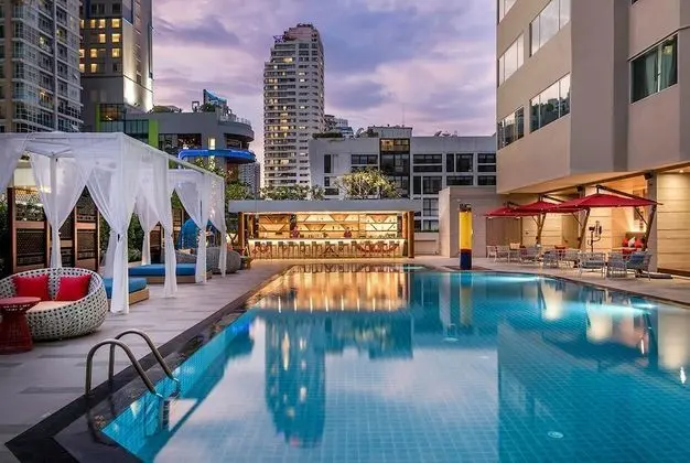 Mercure Bangkok Sukhumvit 11 - Havuz