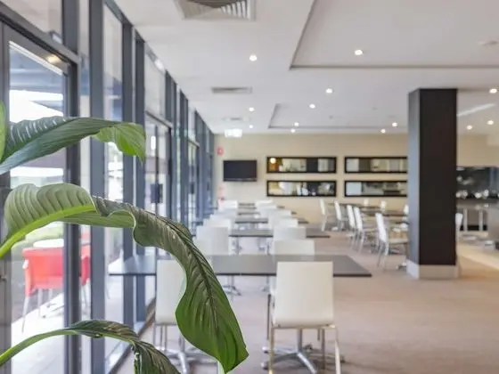 Mercure Brisbane Garden City - Yerinde Yemek