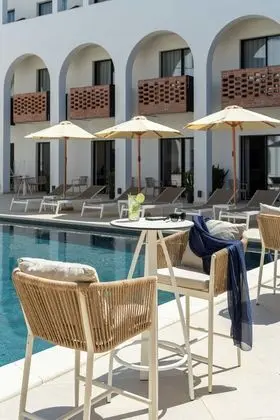 Mercure Conacul Cozieni Resort - Havuz