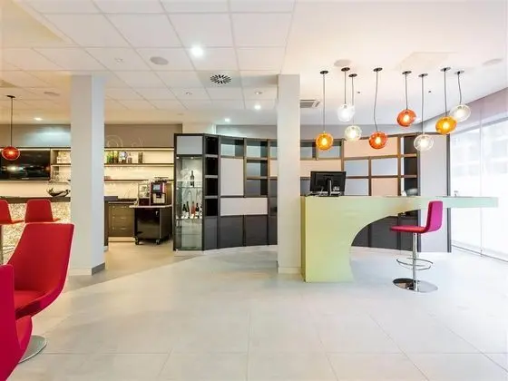 Mercure Hotel Duesseldorf Zentrum - Genel