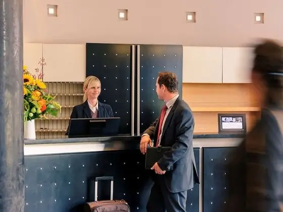 Mercure Düsseldorf City Center - Lobi