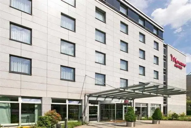 Mercure Hotel Düsseldorf City Nord - Genel
