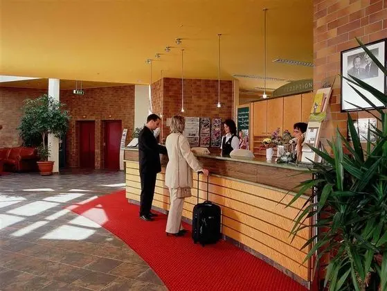Mercure Hotel Halle Leipzig - Lobi
