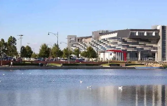 Mercure Melbourne Caroline Springs