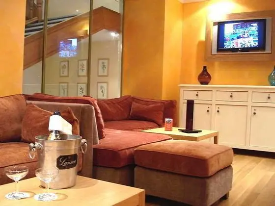 Mercure Nice Marche Fleurs