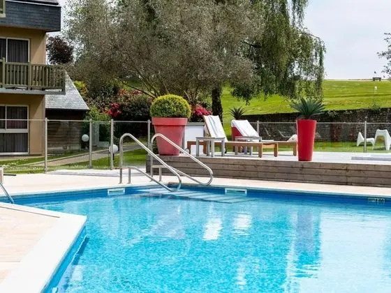 Mercure Omaha Beach Hotel - Genel
