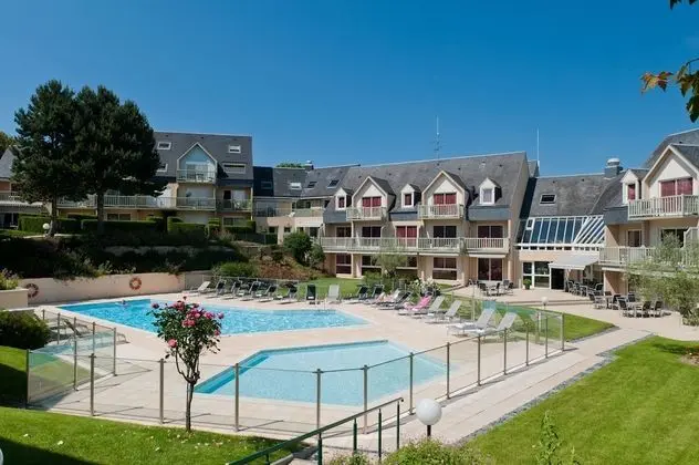 Mercure Omaha Beach Hotel - Havuz