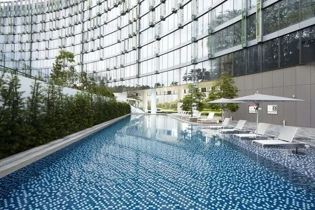 Mercure Singapore on Stevens Orchard - Havuz