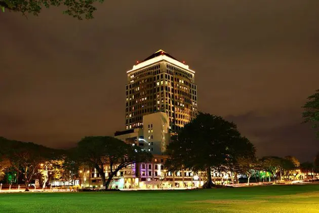 Merdeka Palace Hotel & Suites, Kuching - 1