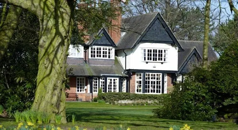 Mere Court Hotel - Genel