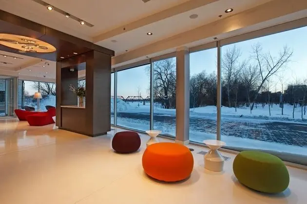 Mere Hotel - Lobi