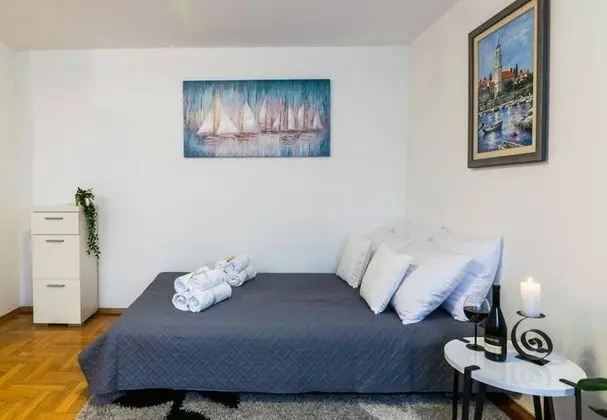 Meri Jarun - Near Lake - A1