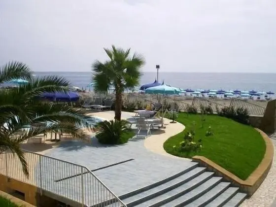 Meridian Hotel - Dış Mekan