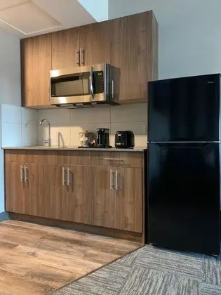 Meridian Inn & Suites Regina Airport - Mutfak