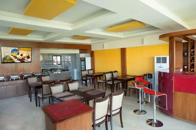 MERIDIAN SUITE HOTEL - Yerinde Yemek