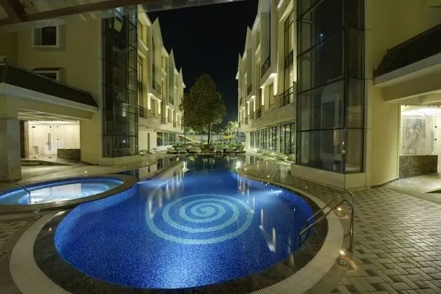 Meritas Picaddle Resort - Lonavala - Havuz