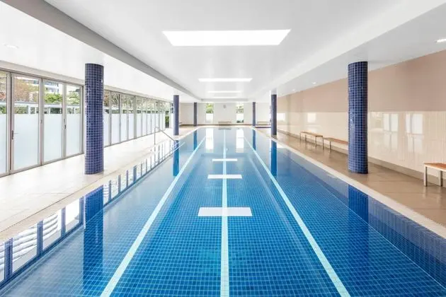 Meriton Suites Broadbeach, Gold Coast - Havuz