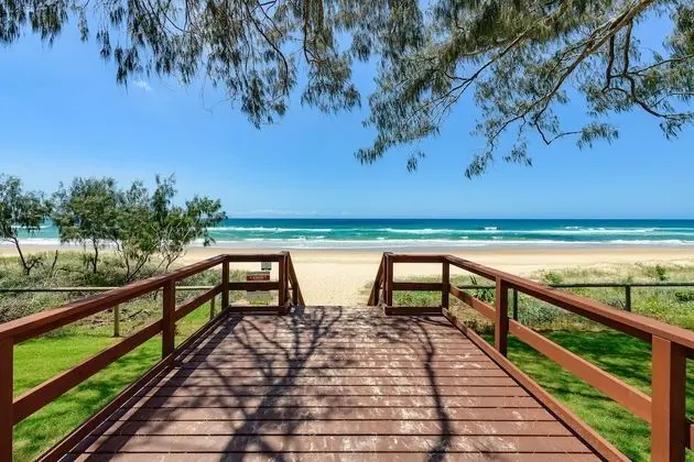 Meriton Suites Surfers Paradise - Plaj