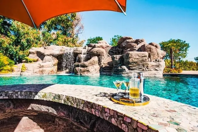 Mermaid by Avantstay Private Estate w/ Pool, Volleyball & Arcade! - İç Mekan