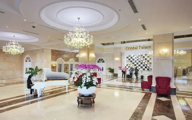 Merperle Crystal Palace - Lobi