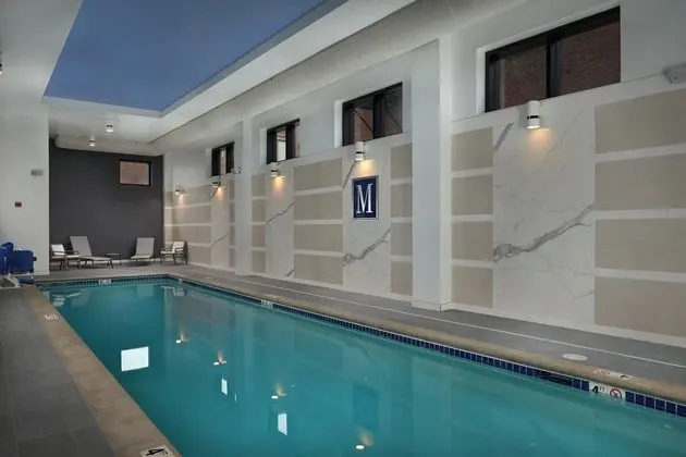 The Merrill Hotel, Muscatine, a Tribute Portfolio Hotel - Havuz