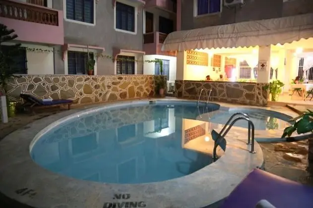 Merry Villa Hotel & Apartments - Havuz
