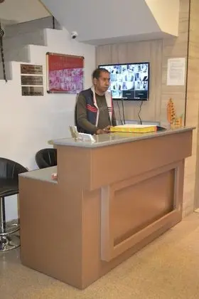 Hotel Merry Gold - Lobi