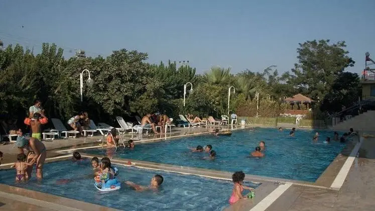 Merry Hotel - Genel