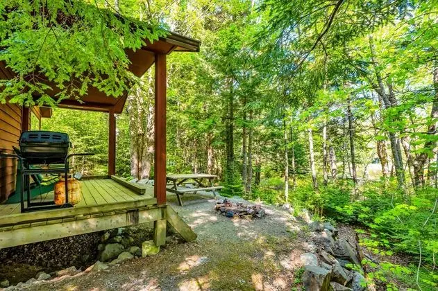 Mersey River Chalets & Nature Retreat - Dış Mekan