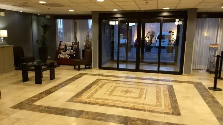 Hotel Mesaluna Near American Consulate - Lobi