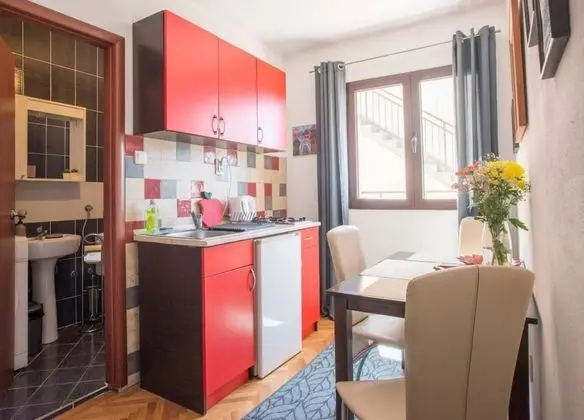 Mesmerizing Studio Flat Near Kotor Bay in Tivat - Oda