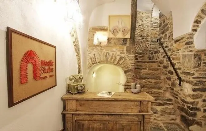 Mesta Mastic - Lobi