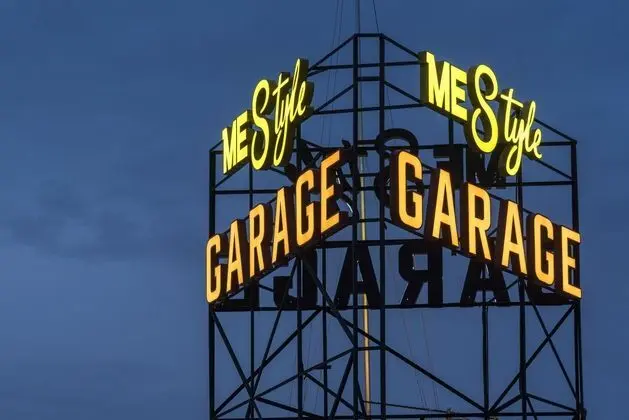 Mestyle Garage Hotel Bangkok - Dış Mekan
