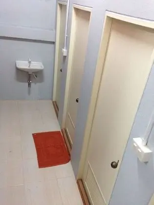 The Metallic Hostel - Banyo Tipleri