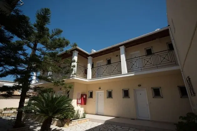 Metaxa Apartments