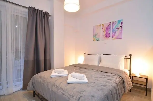 Metaxourgeio B - A minimal apartment