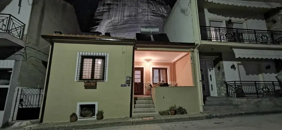 Meteora vintage old traditional house - Dış Mekan