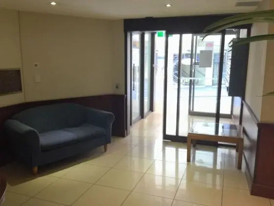 Metro Apartments on King Street - Lobi