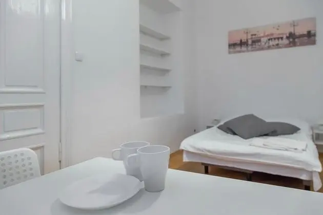 Metro Centrum Guest Rooms