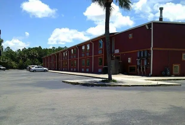 Metro Inn & Suites
