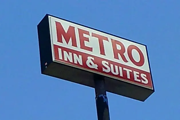 Metro Inn & Suites - Dış Mekan