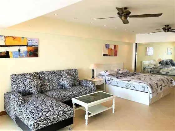 Metro Jomtien Condotel - Oda