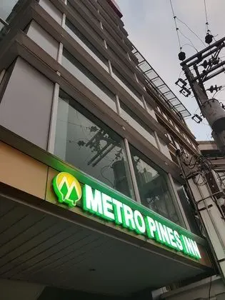 Metro Pines Inn - Dış Mekan