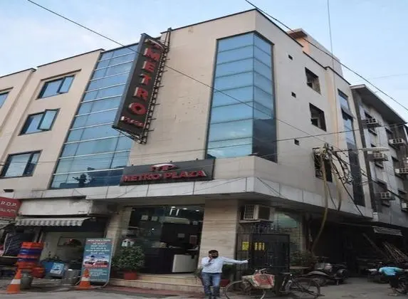 Hotel Metro Plaza - New Delhi Railway Station