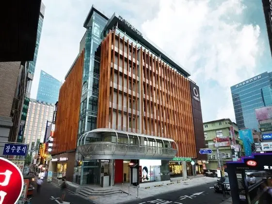 Metro Hotel - 1